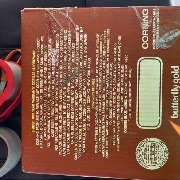 Corelle Butterfly Gold Dinner Set - Complete - Picture 5 of 7